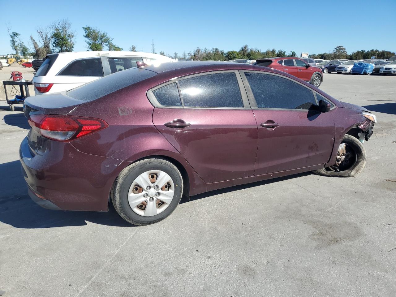 2018 KIA Forte VIN 3KPFK4A76JE168080 Copart auction photo, front end damage thumbnail 3