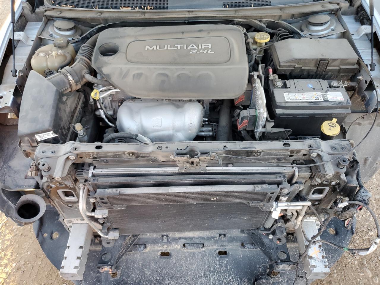 2015 Chrysler 200 VIN 1C3CCCABXFN712683 Copart auction photo, front end / minor dent/scratches damage thumbnail 11