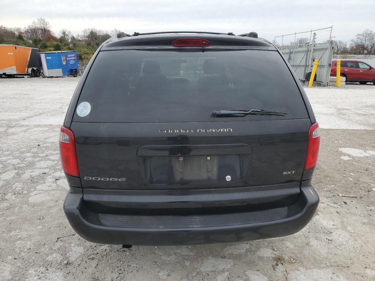 2005 Dodge Caravan VIN 2D4GP44L55R574177 Copart auction photo, front end / minor dent/scratches damage thumbnail 6