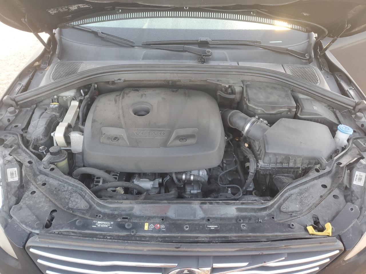 2017 Volvo XC60 VIN YV440MDU9H2039219 Copart auction photo, front end / minor dent/scratches damage thumbnail 12