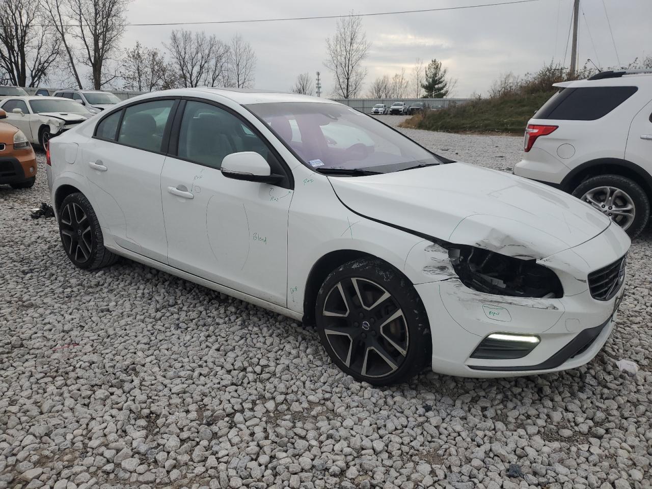 2017 Volvo S60 VIN YV140MTL7H2425692 Copart auction photo, front end damage thumbnail 4