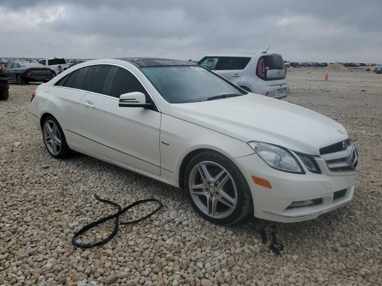2012 Mercedes-Benz E-klasse VIN WDDKJ5KB0CF173011 Copart auction photo, front end damage thumbnail 4