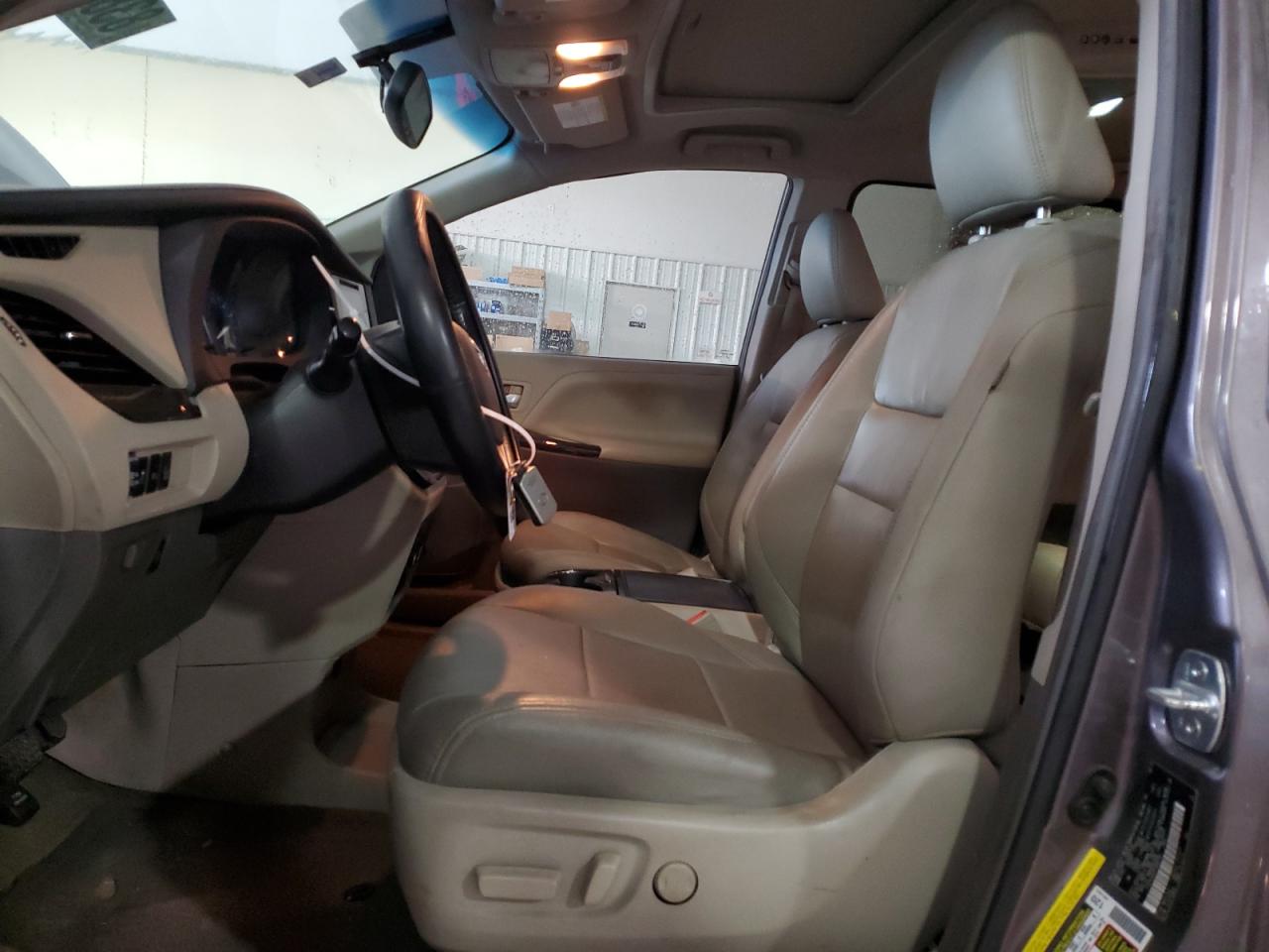 2015 Toyota Sienna VIN 5TDYK3DC3FS660784 Copart auction photo, rear end damage thumbnail 7