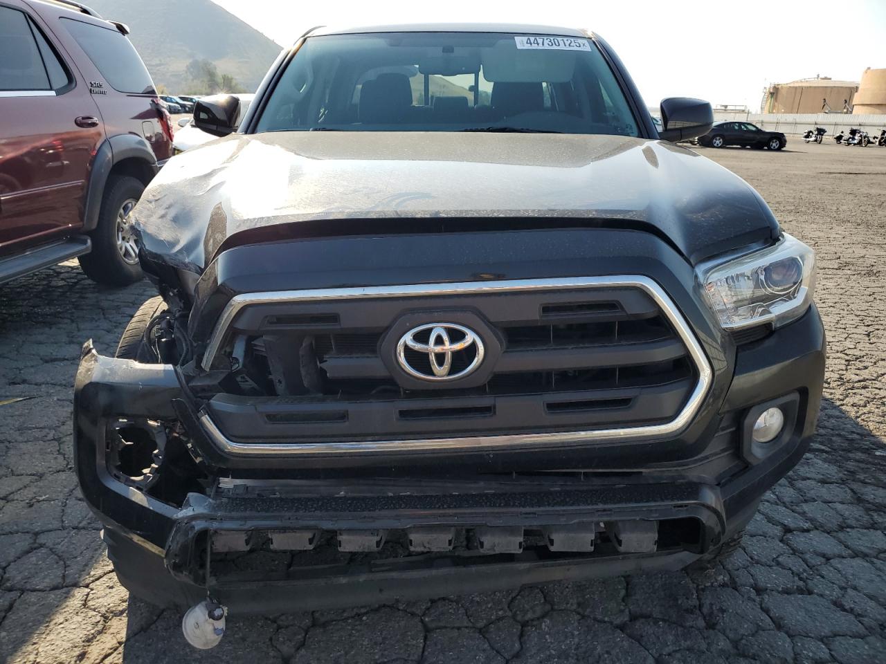 2017 Toyota Tacoma VIN 3TMAZ5CN2HM036229 Copart auction photo, front end damage thumbnail 5
