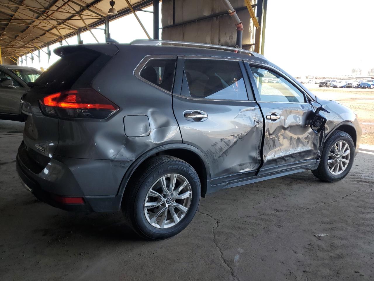 2020 Nissan Rogue VIN JN8AT2MT0LW018208 Copart auction photo, side / front end damage thumbnail 3