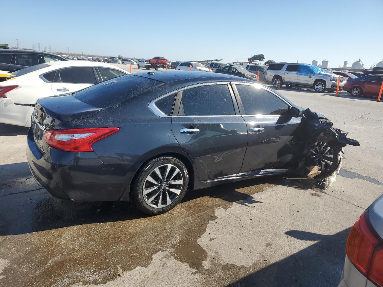 2017 Nissan Altima VIN 1N4AL3AP7HC122542 Copart auction photo, front end damage thumbnail 3