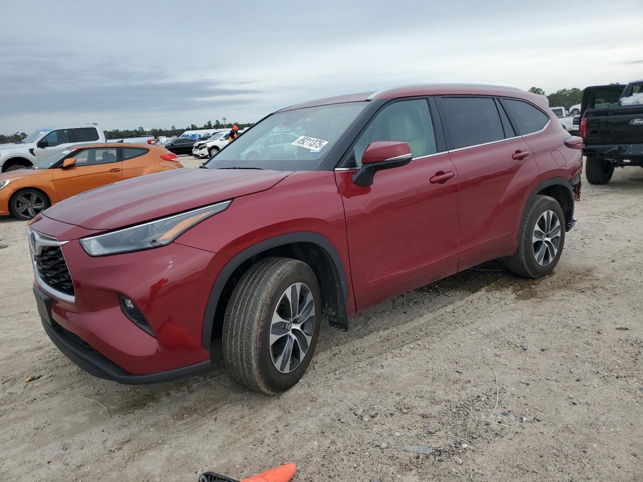 2024 Toyota Highlander VIN 5TDKARAH1RS537887