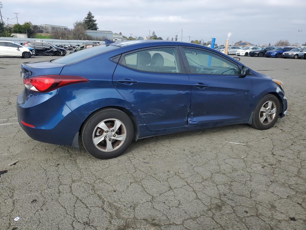 2015 Hyundai Elantra VIN 5NPDH4AE7FH645669 Copart auction photo, front end / side damage thumbnail 3