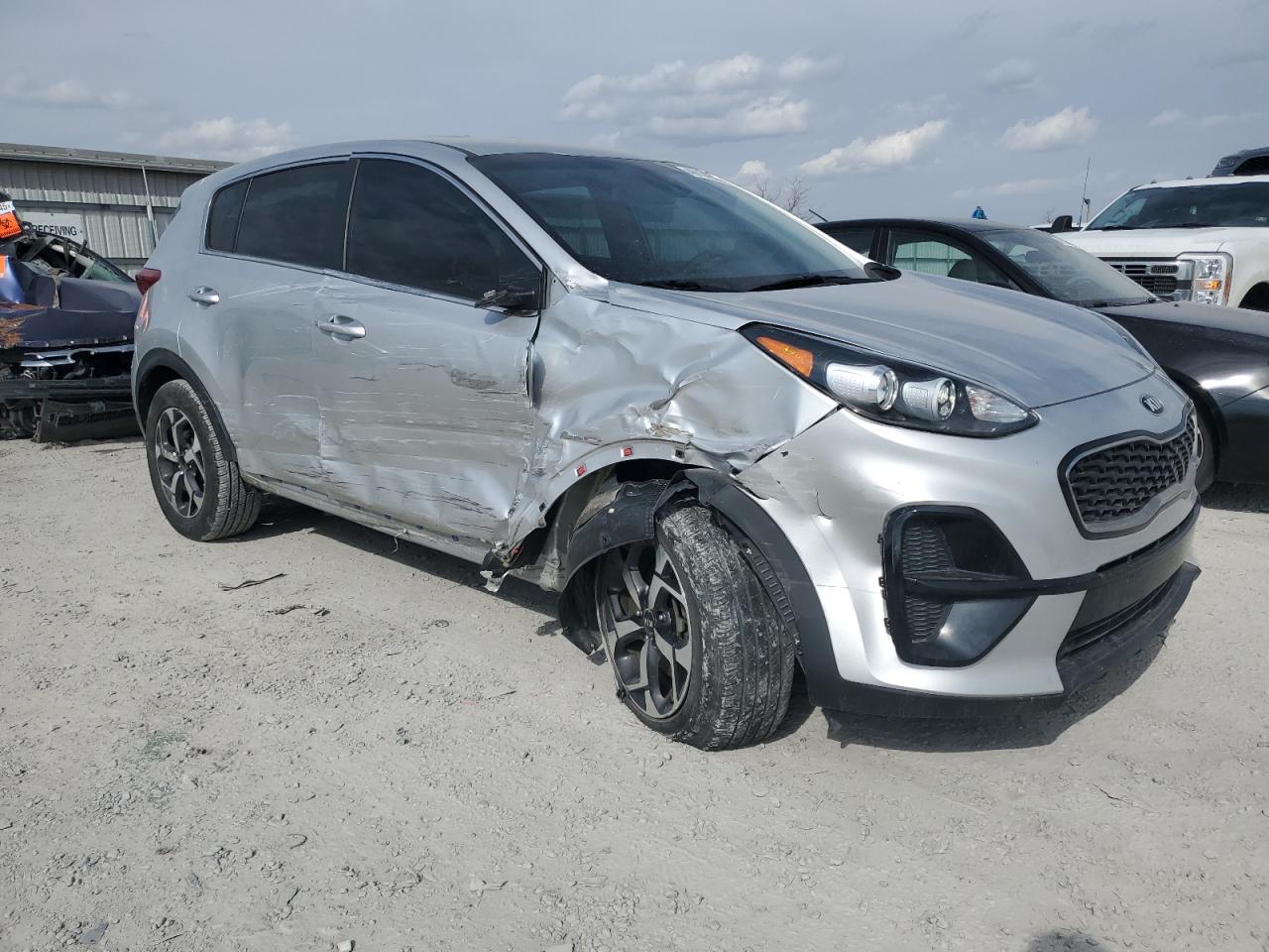 2020 KIA Sportage VIN KNDPM3AC4L7797250 Copart auction photo, front end / side damage thumbnail 4
