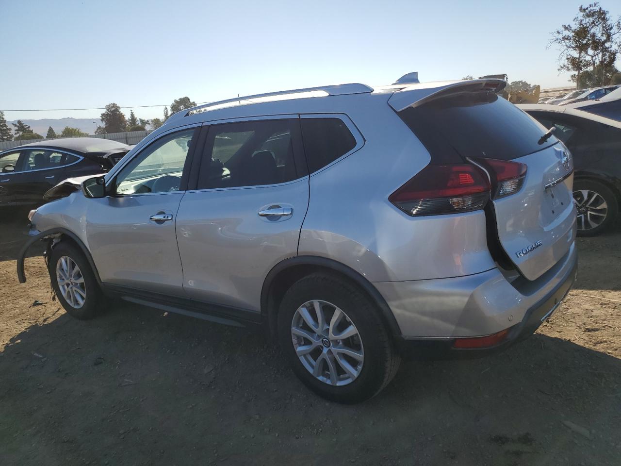 2019 Nissan Rogue VIN KNMAT2MT6KP557789 Copart auction photo, front end / side damage thumbnail 2