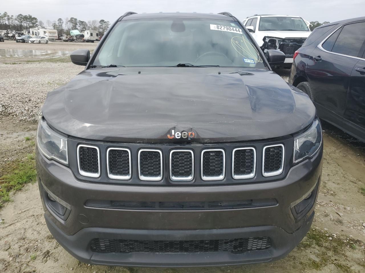 2021 Jeep Compass VIN 3C4NJCBB5MT592636 Copart auction photo, side / front end damage thumbnail 5
