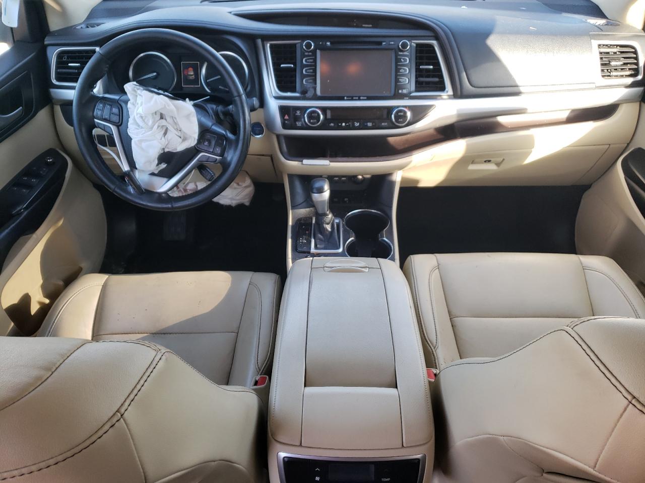 2019 Toyota Highlander VIN 5TDJGRFH9KS070422 Copart auction photo, front end / mechanical damage thumbnail 8