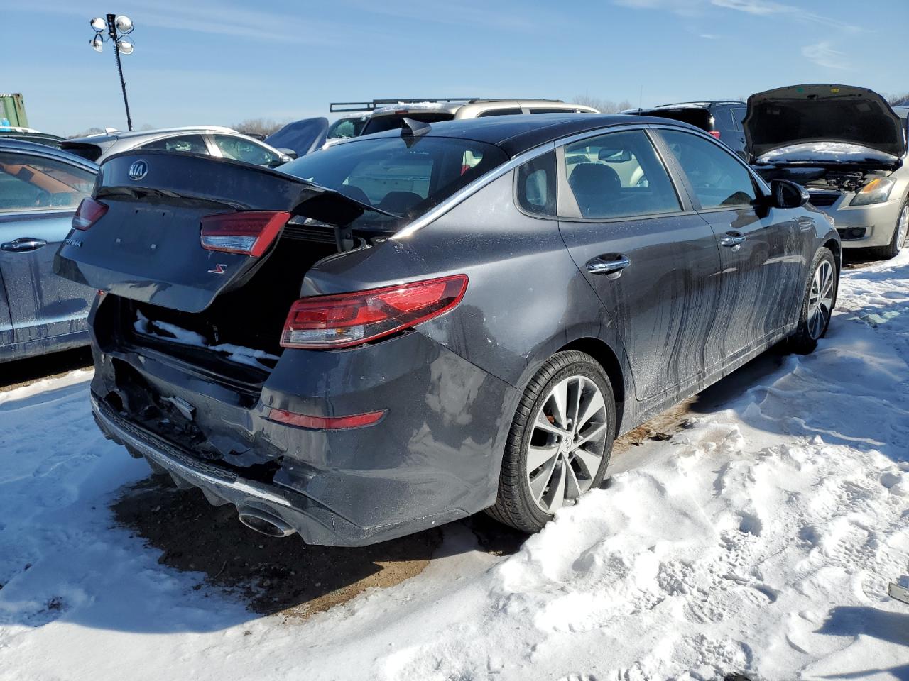 2019 KIA Optima VIN 5XXGT4L38KG286832 Copart auction photo, rear end / minor dent/scratches damage thumbnail 3