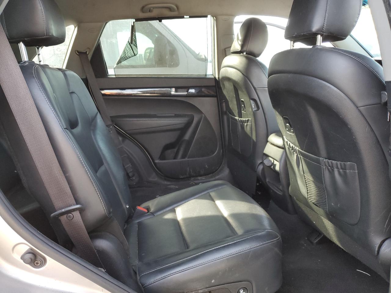2015 KIA Sorento VIN 5XYKT4A60FG650296 Copart auction photo, stripped damage thumbnail 11