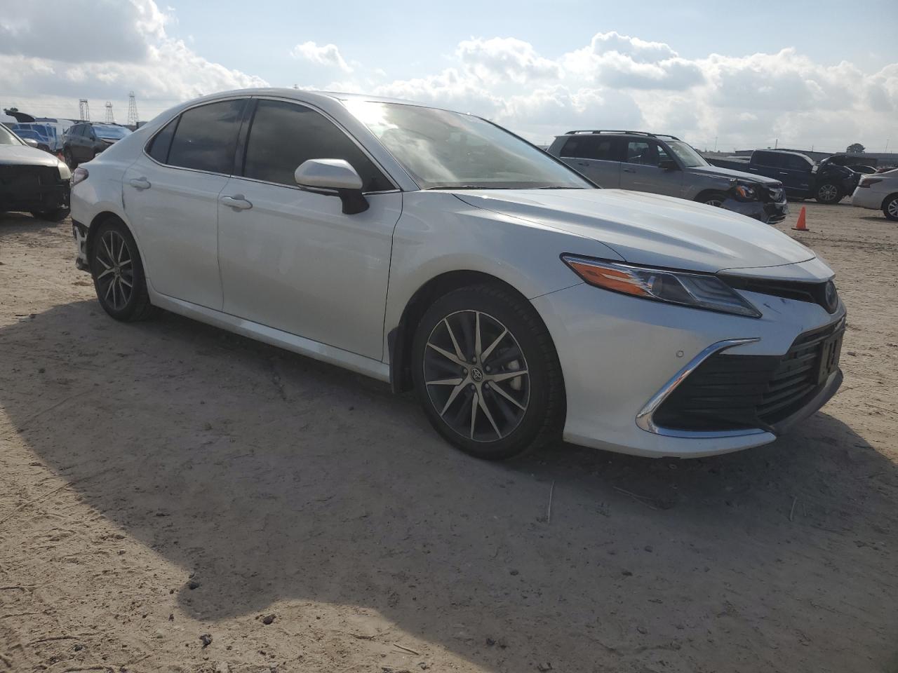 2022 Toyota Camry VIN 4T1F31AK2NU035870 Copart auction photo, side / rear end damage thumbnail 4