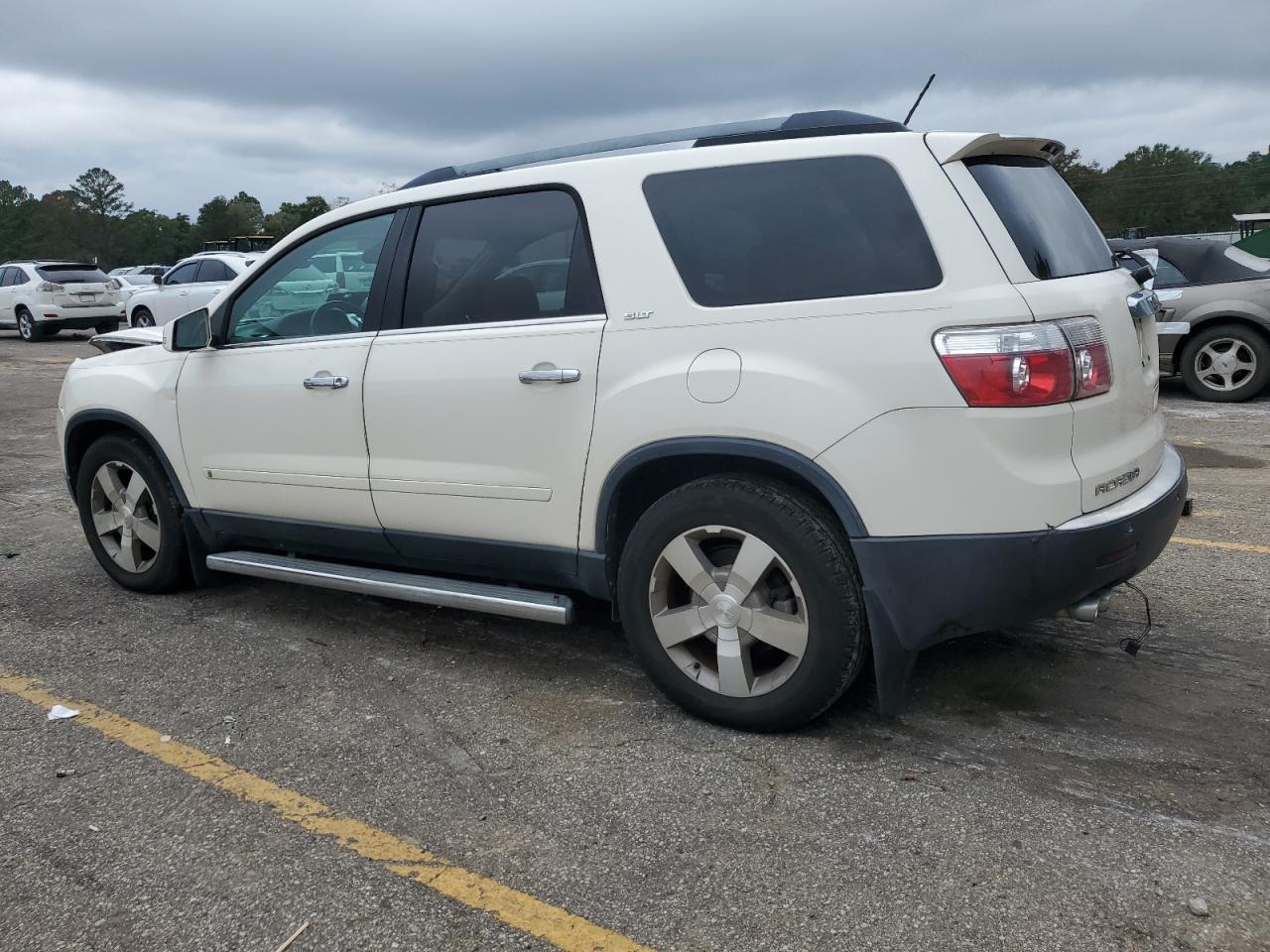 2010 GMC Acadia VIN 1GKLRMED5AJ110824 Copart auction photo, front end damage thumbnail 2