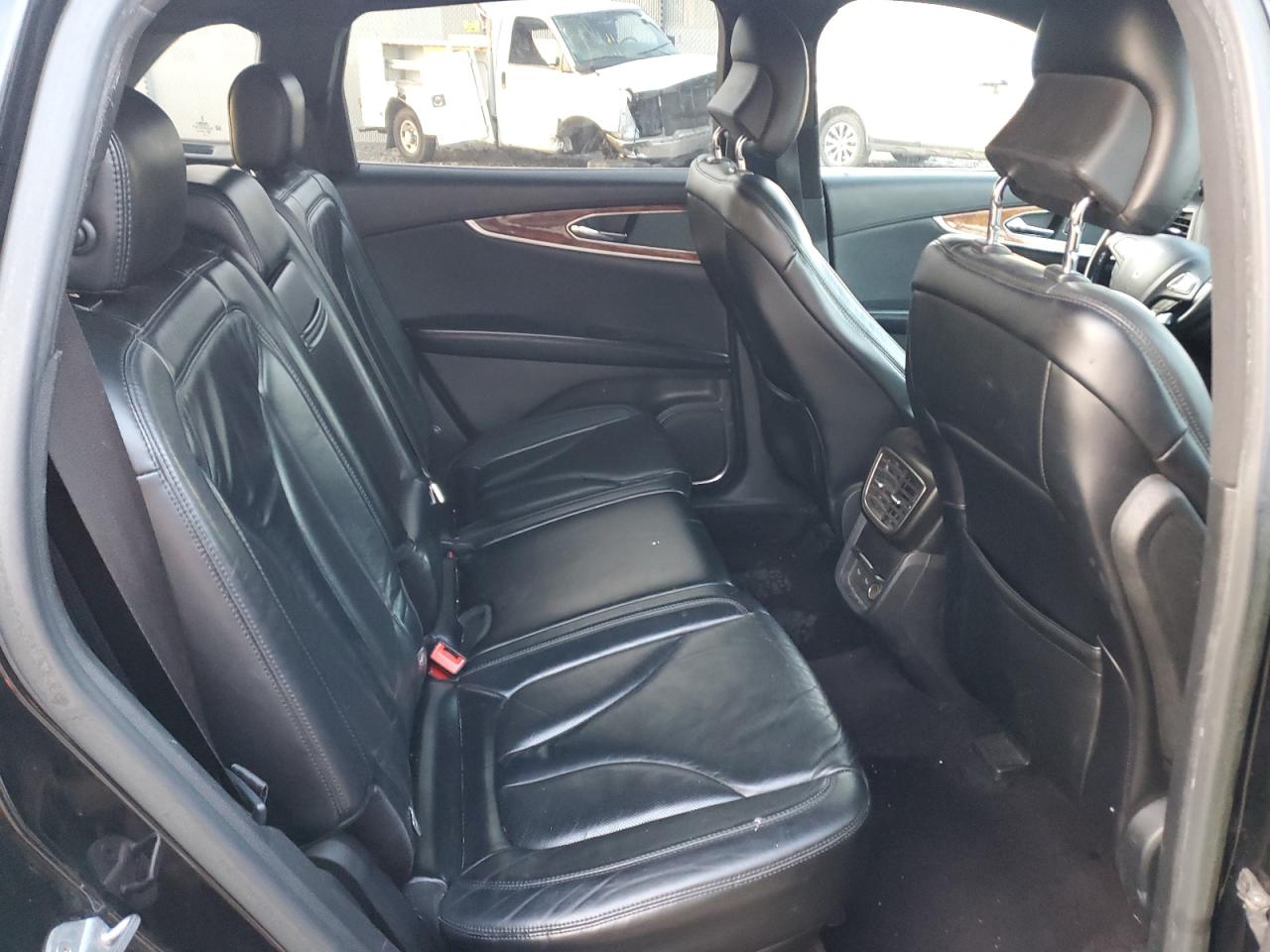 2016 Lincoln MKX VIN 2LMTJ6KRXGBL59857 Copart auction photo, front end / minor dent/scratches damage thumbnail 11