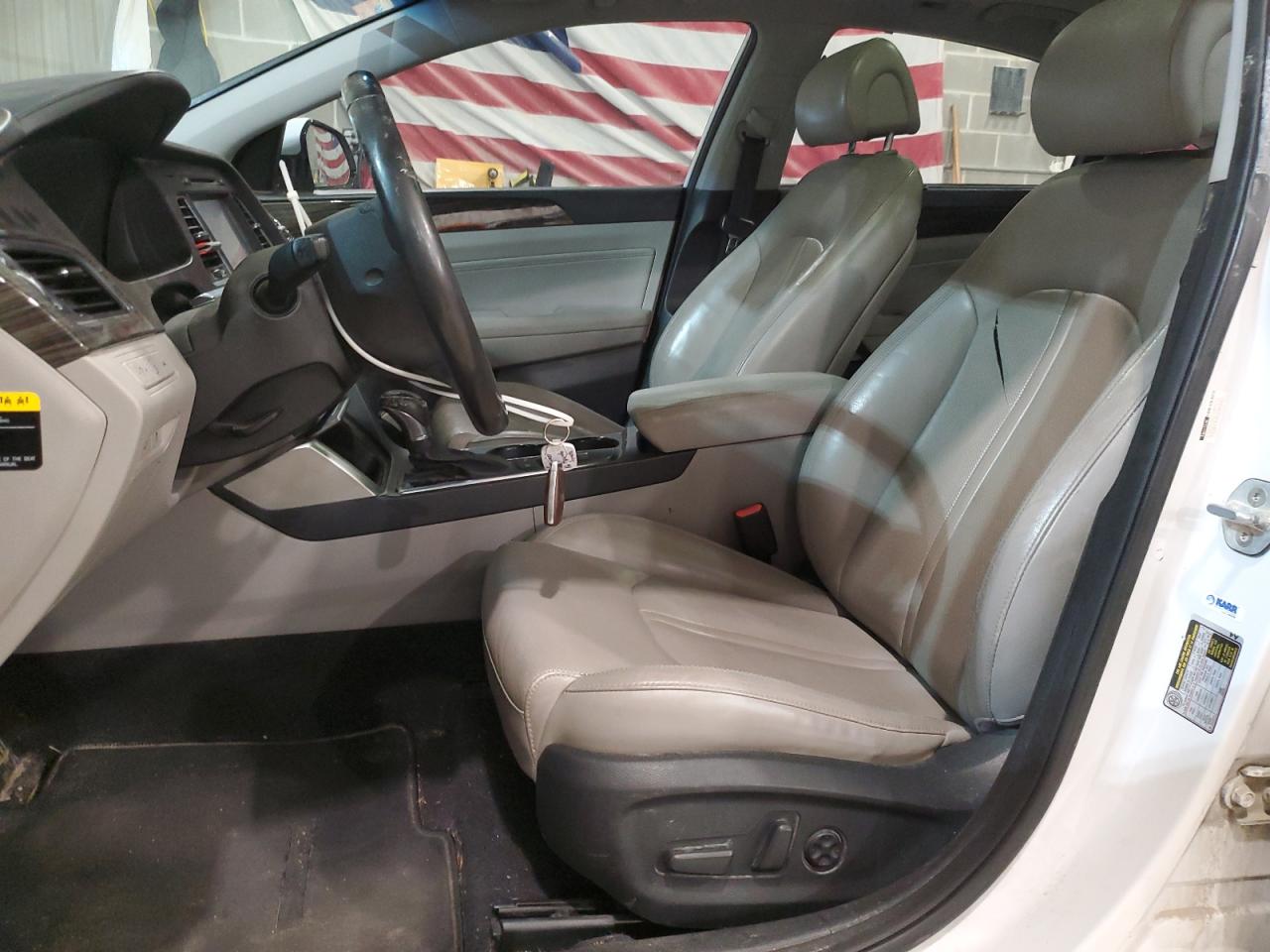 2016 Hyundai Sonata VIN KMHE34L1XGA030552 Copart auction photo, rear end / minor dent/scratches damage thumbnail 7