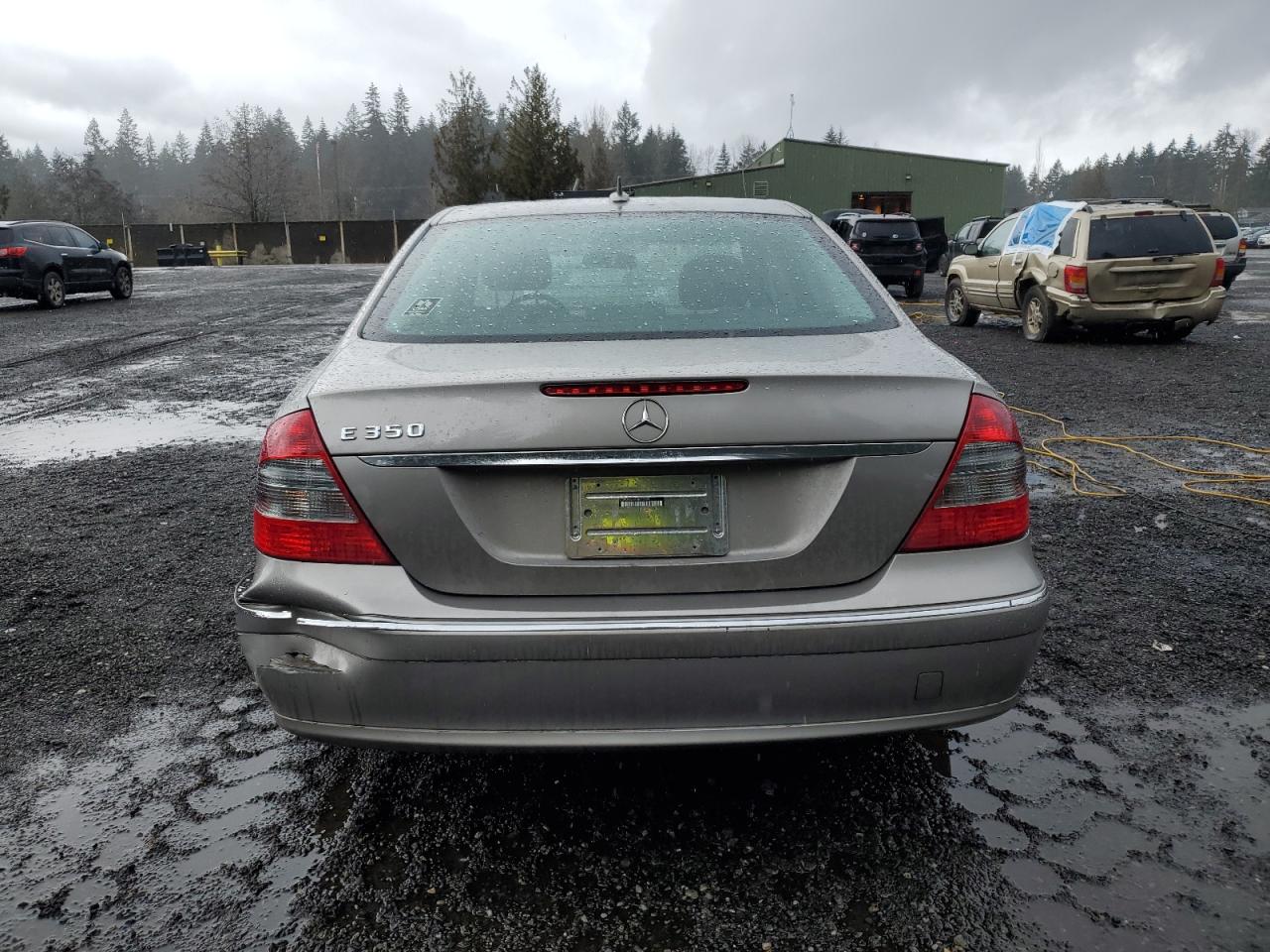 2007 Mercedes-Benz E-klasse VIN WDBUF56X97B073690 Copart auction photo, rear end damage thumbnail 6