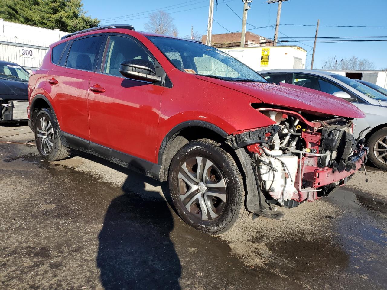 2017 Toyota RAV 4 VIN JTMZFREVXHJ127231 Copart auction photo, front end / minor dent/scratches damage thumbnail 4