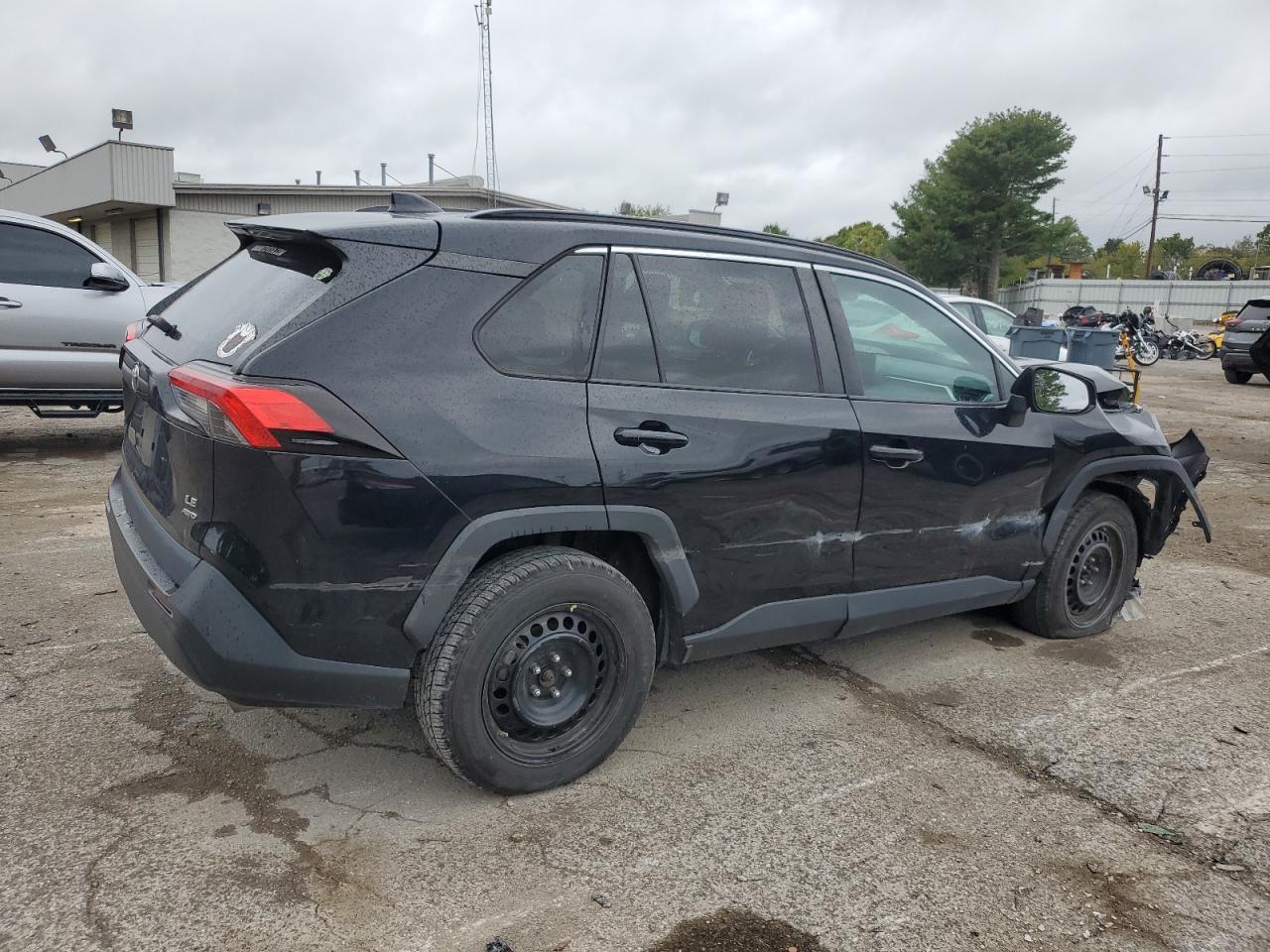 2020 Toyota RAV 4 VIN 2T3G1RFV8LW095829 Copart auction photo, front end / side damage thumbnail 3