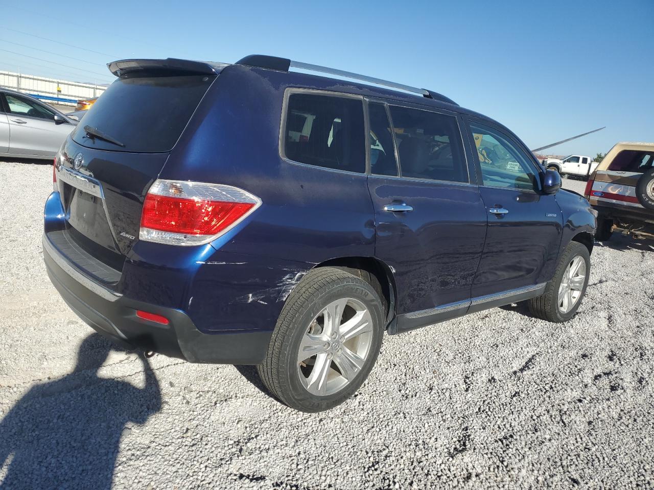 2012 Toyota Highlander VIN 5TDDK3EH7CS157585 Copart auction photo, front end damage thumbnail 3