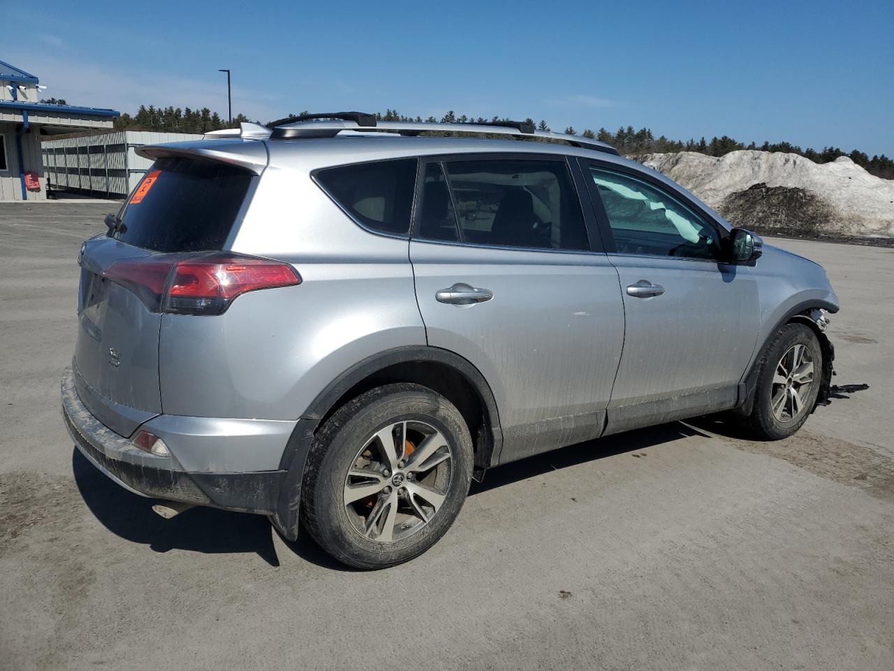 2016 Toyota RAV 4 VIN 2T3RFREV0GW509039 Copart auction photo, front end damage thumbnail 3