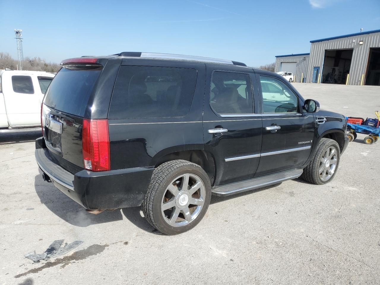 2007 Cadillac Escalade VIN 1GYFK638X7R196375 Copart auction photo, front end / mechanical damage thumbnail 3