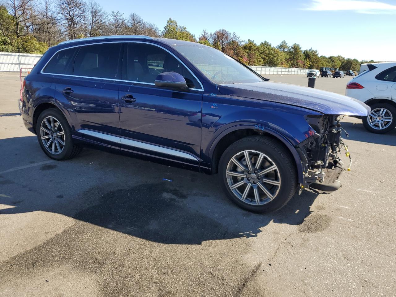 2019 Audi Q7 VIN WA1LHAF75KD046378 Copart auction photo, front end / minor dent/scratches damage thumbnail 4