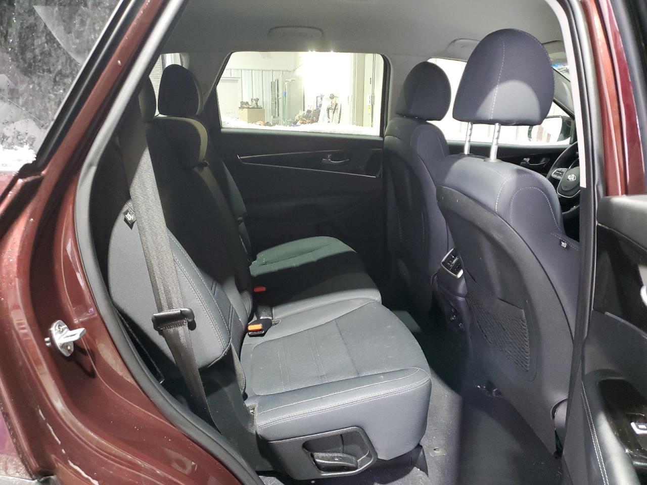 2019 KIA Sorento VIN 5XYPG4A32KG523804 Copart auction photo, vandalism damage thumbnail 11