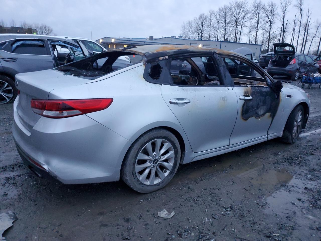 2017 KIA Optima VIN 5XXGT4L32HG170938 Copart auction photo, burn damage thumbnail 3