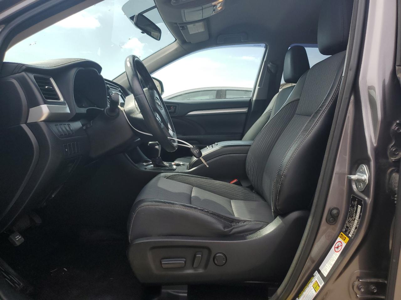 2015 Toyota Highlander VIN 5TDBKRFH7FS222514 Copart auction photo, front end damage thumbnail 7