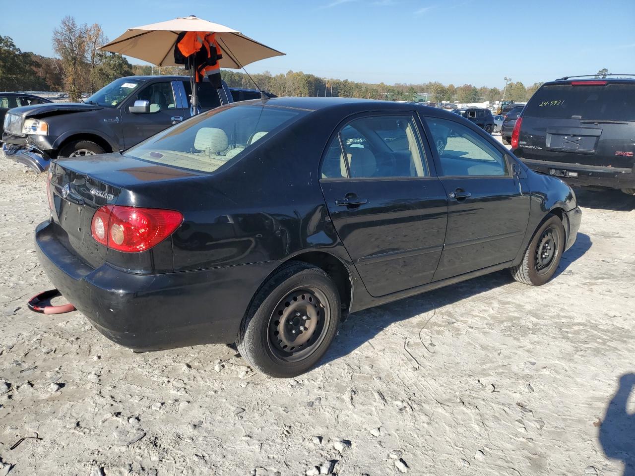 2008 Toyota Corolla VIN 1NXBR32E18Z946133 Copart auction photo, front end / side damage thumbnail 3