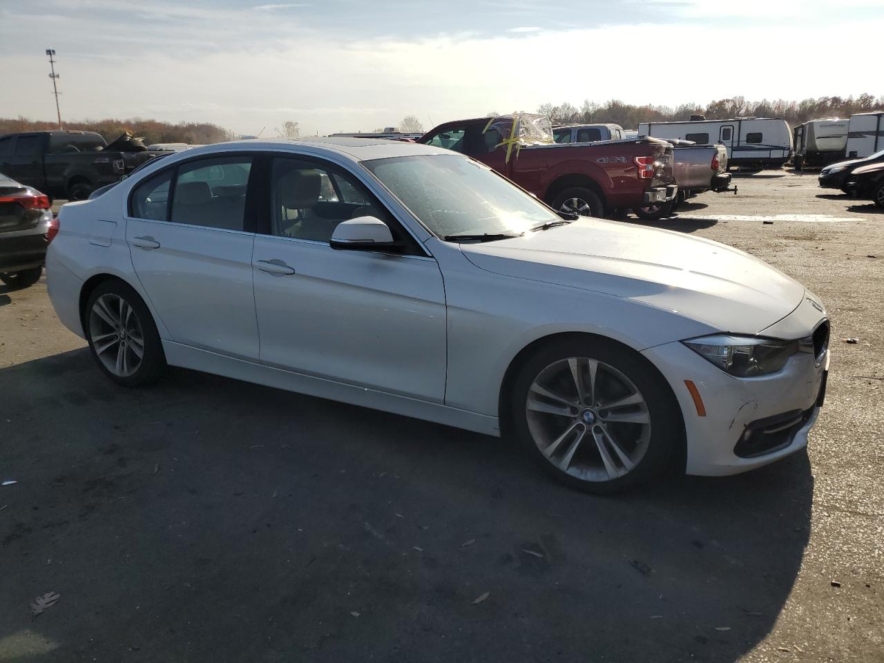 2017 BMW 3er VIN WBA8D9G53HNU60469 Copart auction photo, minor dent/scratches damage thumbnail 4