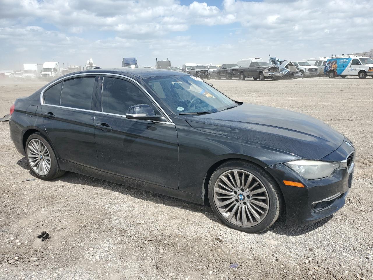 2013 BMW 3er VIN WBA3B3C51DF537704 Copart auction photo, front end / undercarriage damage thumbnail 4