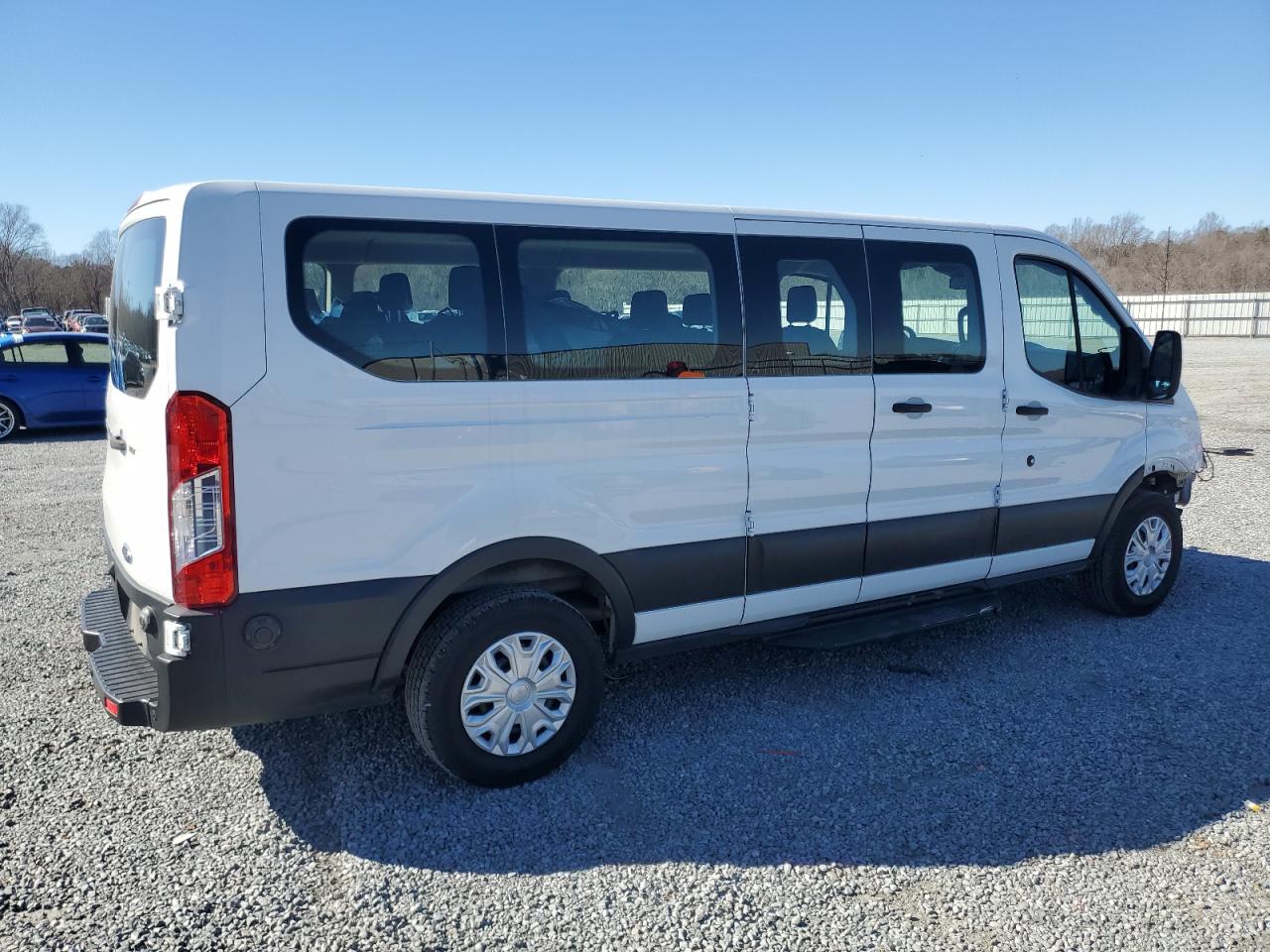 2019 Ford Transit VIN 1FBZX2ZM8KKB02890 Copart auction photo, front end / side damage thumbnail 3