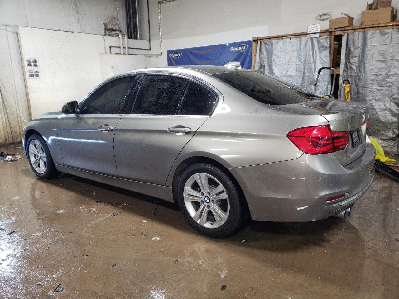 2017 BMW 3er VIN WBA8D9G31HNU61439 Copart auction photo, side / rear end damage thumbnail 2