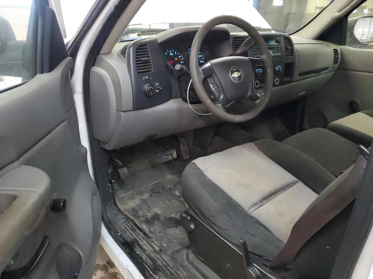 2009 Chevrolet Silverado VIN 1GCEC14X09Z123087 Copart auction photo, rear end / front end damage thumbnail 8