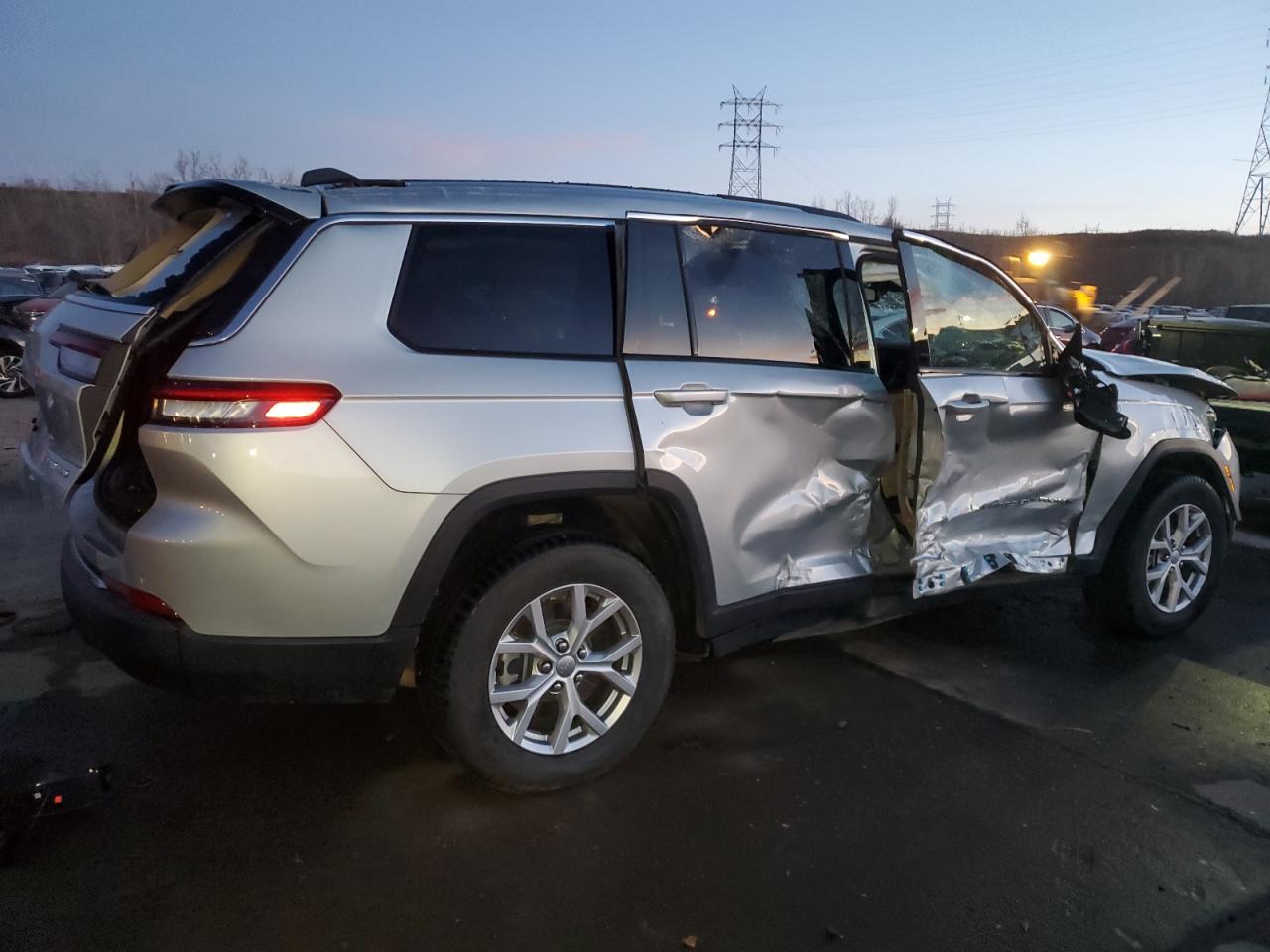 2021 Jeep Grand Cherokee VIN 1C4RJKBG8M8111655 Copart auction photo, rollover damage thumbnail 3