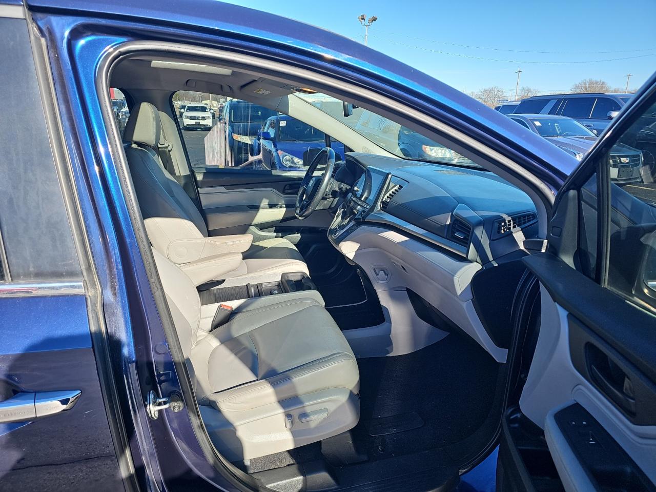 2018 Honda Odyssey VIN 5FNRL6H75JB064377 Copart auction photo, front end / side damage thumbnail 5