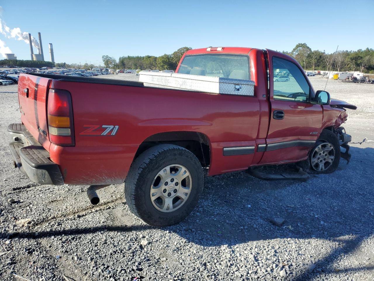 2000 Chevrolet Silverado VIN 1GCEK14V9YZ155052 Copart auction photo, front end / side damage thumbnail 3