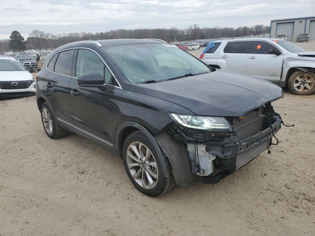 2019 Lincoln MKC VIN 5LMCJ2C97KUL09226 Copart auction photo, front end / minor dent/scratches damage thumbnail 4