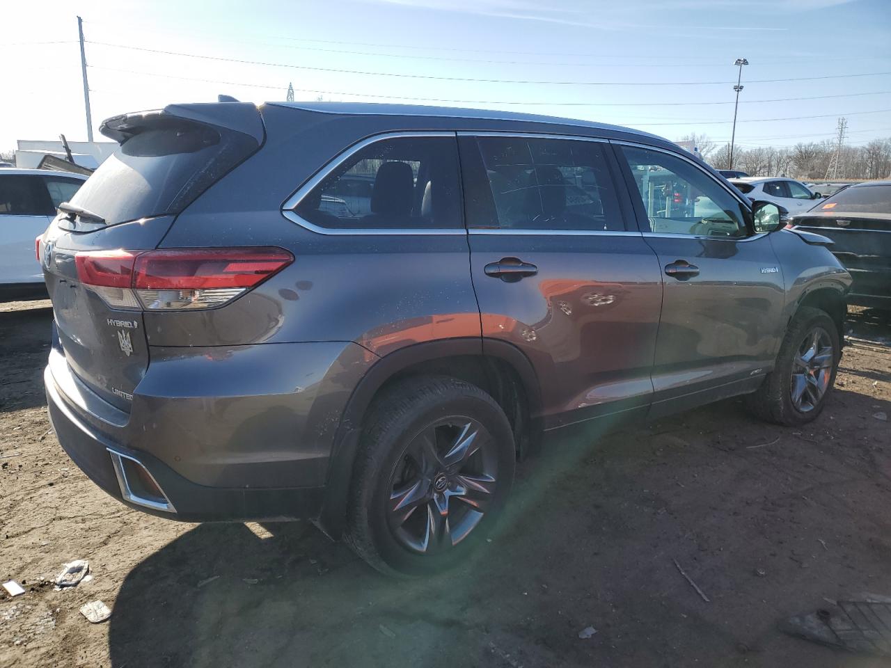 2017 Toyota Highlander VIN 5TDDGRFH8HS027941 Copart auction photo, front end / side damage thumbnail 3