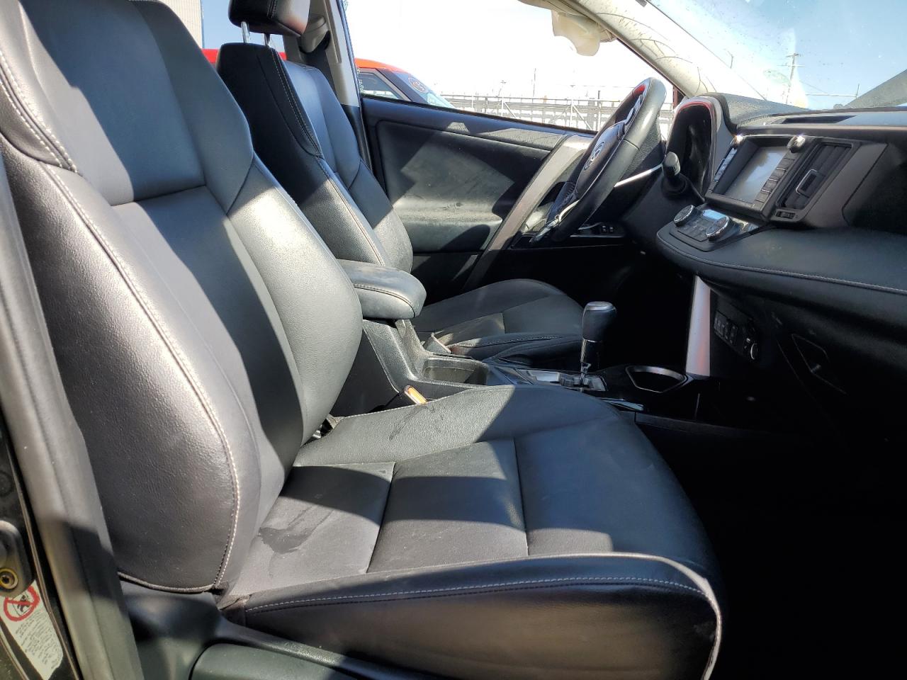2018 Toyota RAV 4 VIN JTMDJREV6JD230076 Copart auction photo, front end / side damage thumbnail 7
