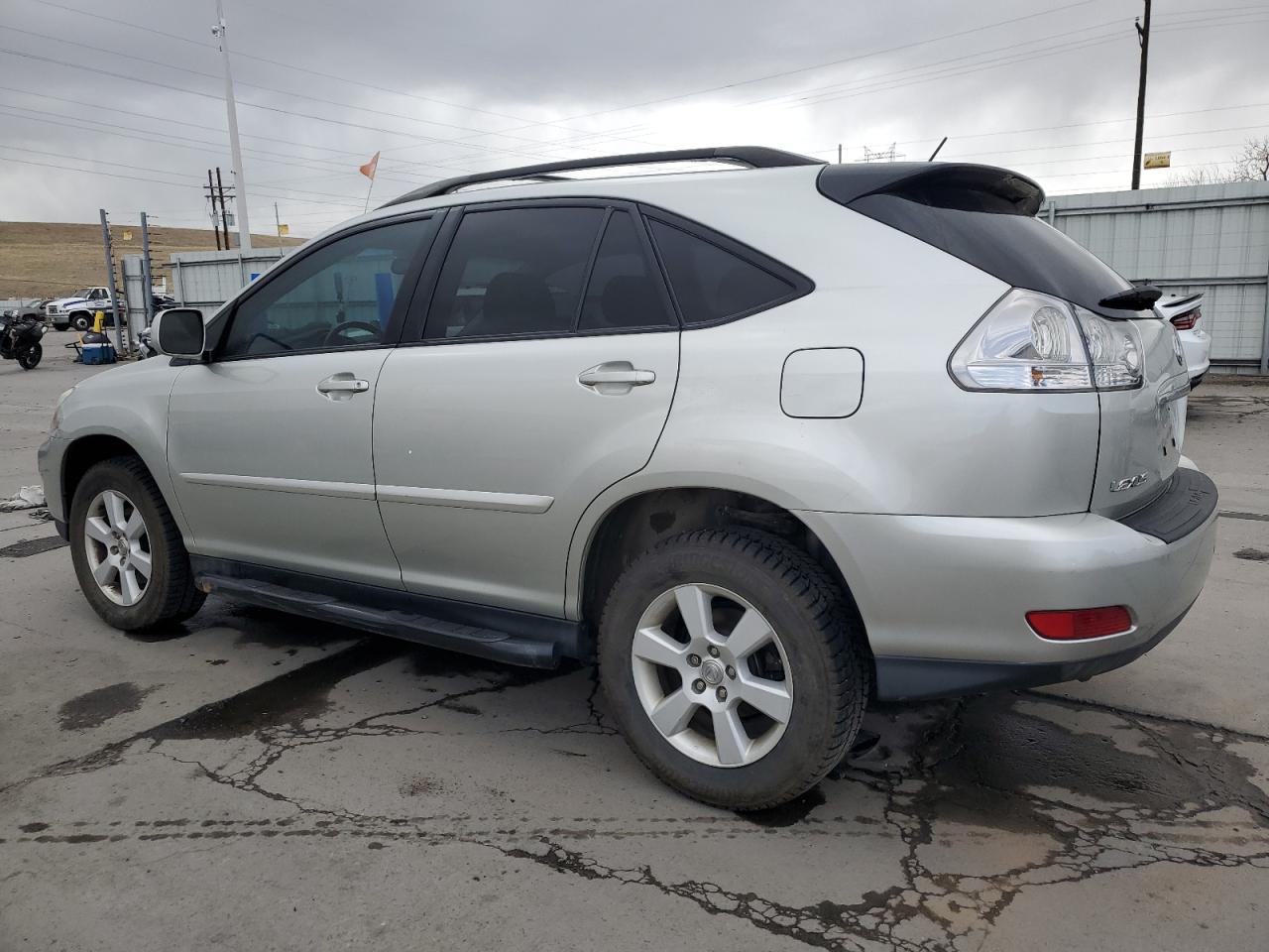 2005 Lexus RX VIN 2T2HA31U05C086471 Copart auction photo, side damage thumbnail 2