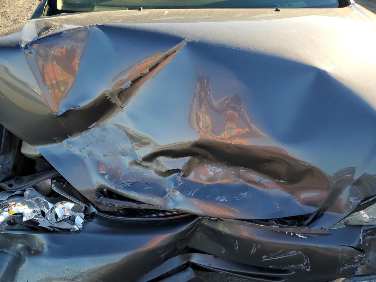 2004 Toyota Camry VIN 4T1BE30K44U836367 Copart auction photo, front end / side damage thumbnail 11