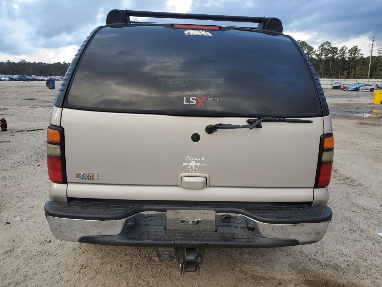 2004 Chevrolet Tahoe VIN 1GNEK13Z54R218332 Copart auction photo, all over damage thumbnail 6
