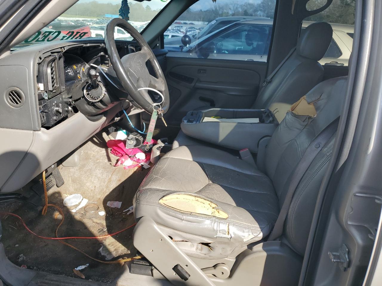 2004 Chevrolet Suburban VIN 3GNEC16Z24G287651 Copart auction photo, front end damage thumbnail 7