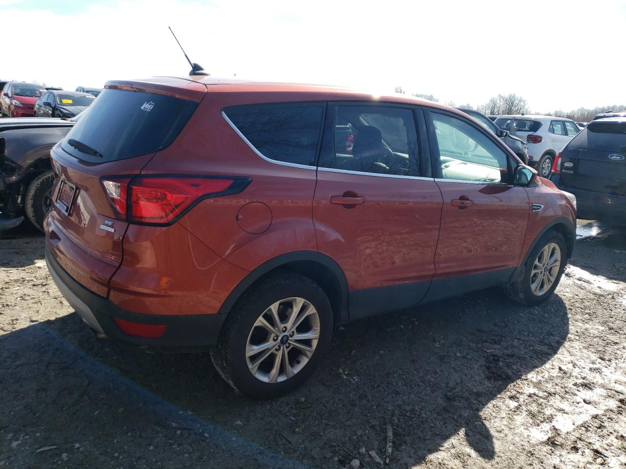 2019 Ford Escape VIN 1FMCU0GD1KUB11657 Copart auction photo, front end / minor dent/scratches damage thumbnail 3