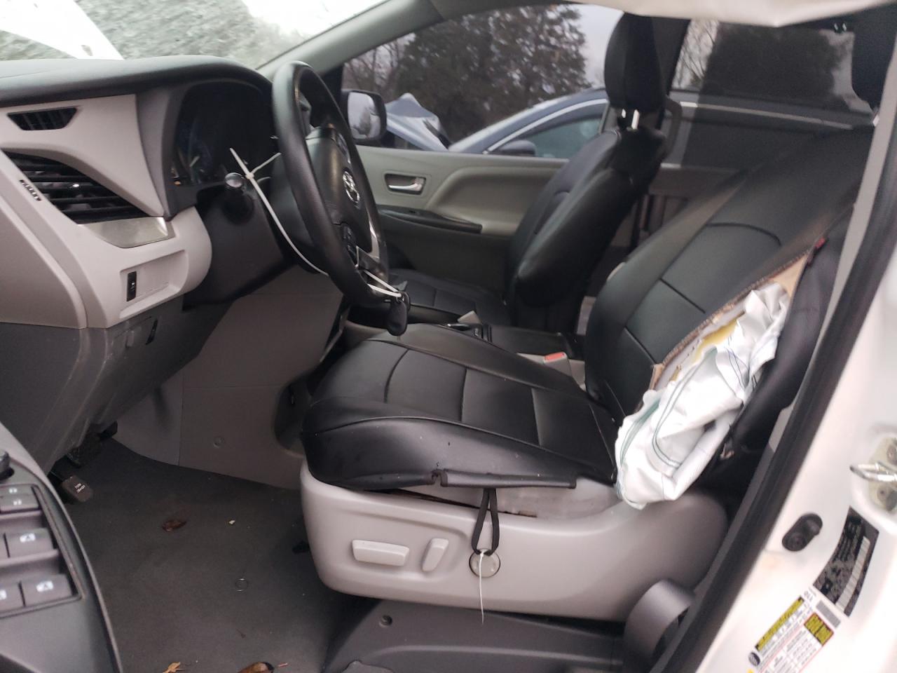 2020 Toyota Sienna VIN 5TDKZ3DC8LS054930 Copart auction photo, front end / side damage thumbnail 7